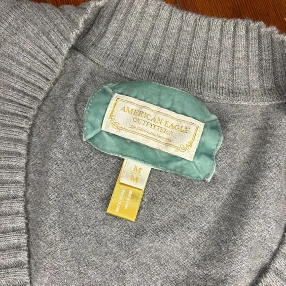 American Eagle Slouchy V-Neck Knit Sweater Gray Size M - Picture 2 of 7